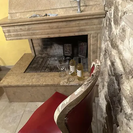 فيلة Venerato Traditional Kerasia (Crete)