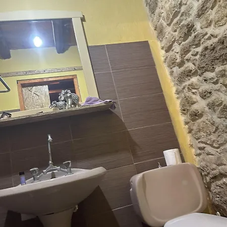 فيلة Venerato Traditional Kerasia (Crete)