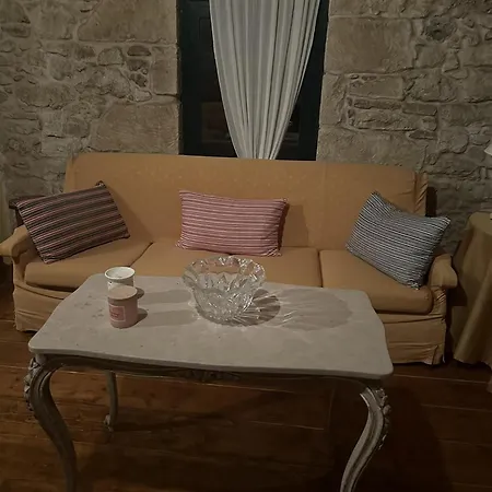 Venerato Traditional فيلة Kerasia (Crete)